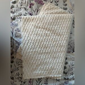 Chenille Feel Polyester Throw Blanket Cream Ivory 72”x 50” Soft and Cozy